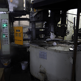 <div style="text-align: center;">压铸</div> 