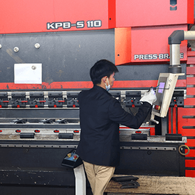 <div style="text-align: center;">金属制造焊接</div> 